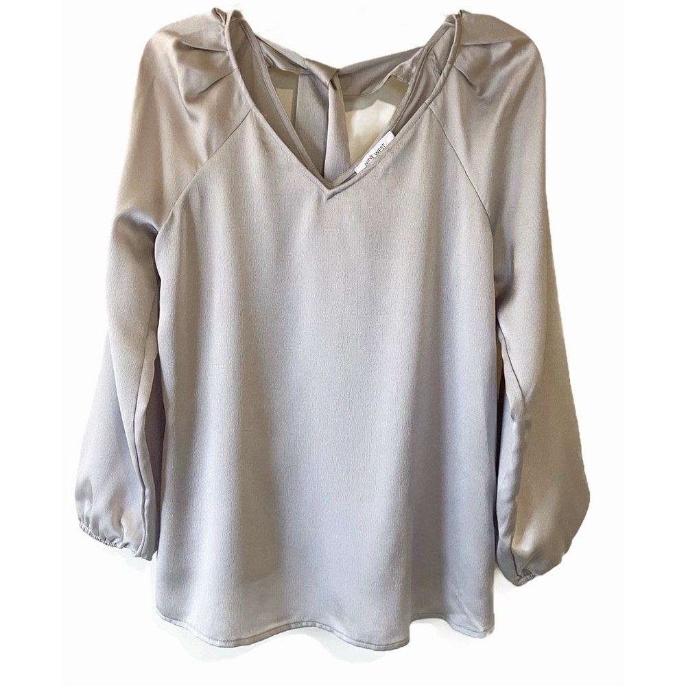 Beautiful Nine West silver blouse with long puff sleeves feminine pretty